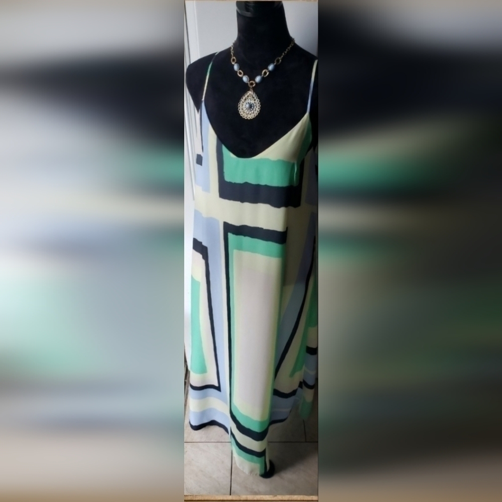 CHARLIE Jade dress - Picture 2 of 8